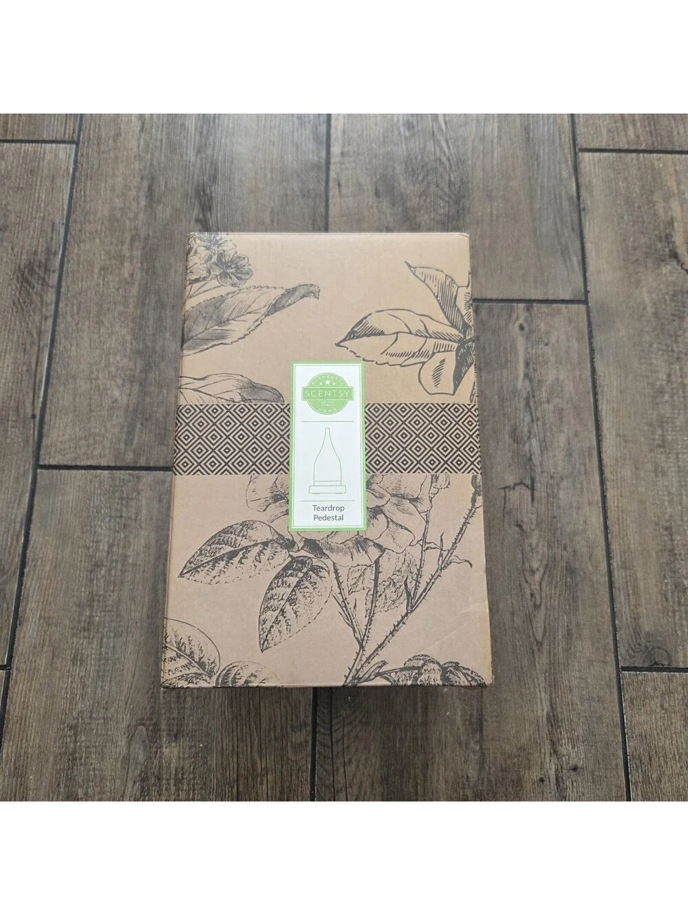 Scentsy White Clear Teardrop Pedestal Diffuser w/ Box